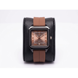 Universe Point Square Quartz Watch